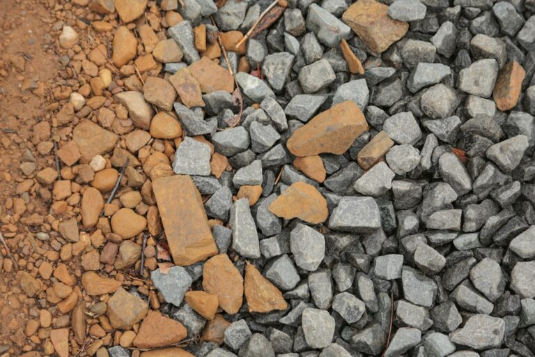 Pilha De Pedras Cinza E Marrons o0EiKworupA