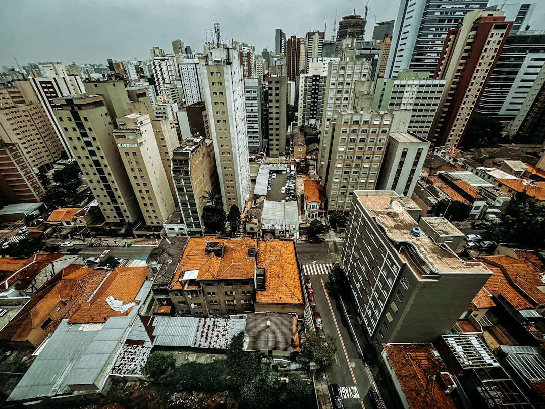 Vista Aerea Dos Edificios Da Cidade Durante O Dia Wx6uTMuVSfY