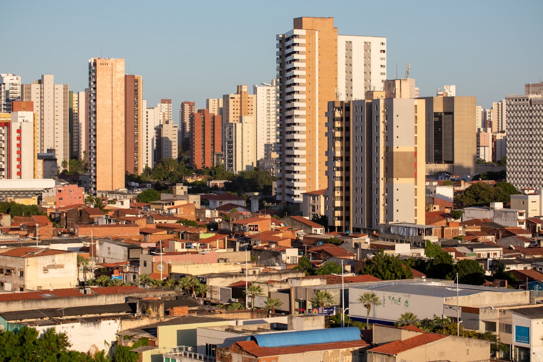 Edificios Altos Durante O Dia OFMwOc2KZBw