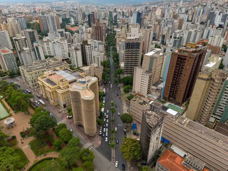 Quais são os melhores bairros para comprar imóvel de alto padrão em BH?